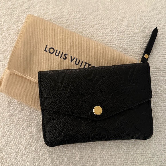 LOUIS VUITTON KEY POUCH - Picture 6 of 8
